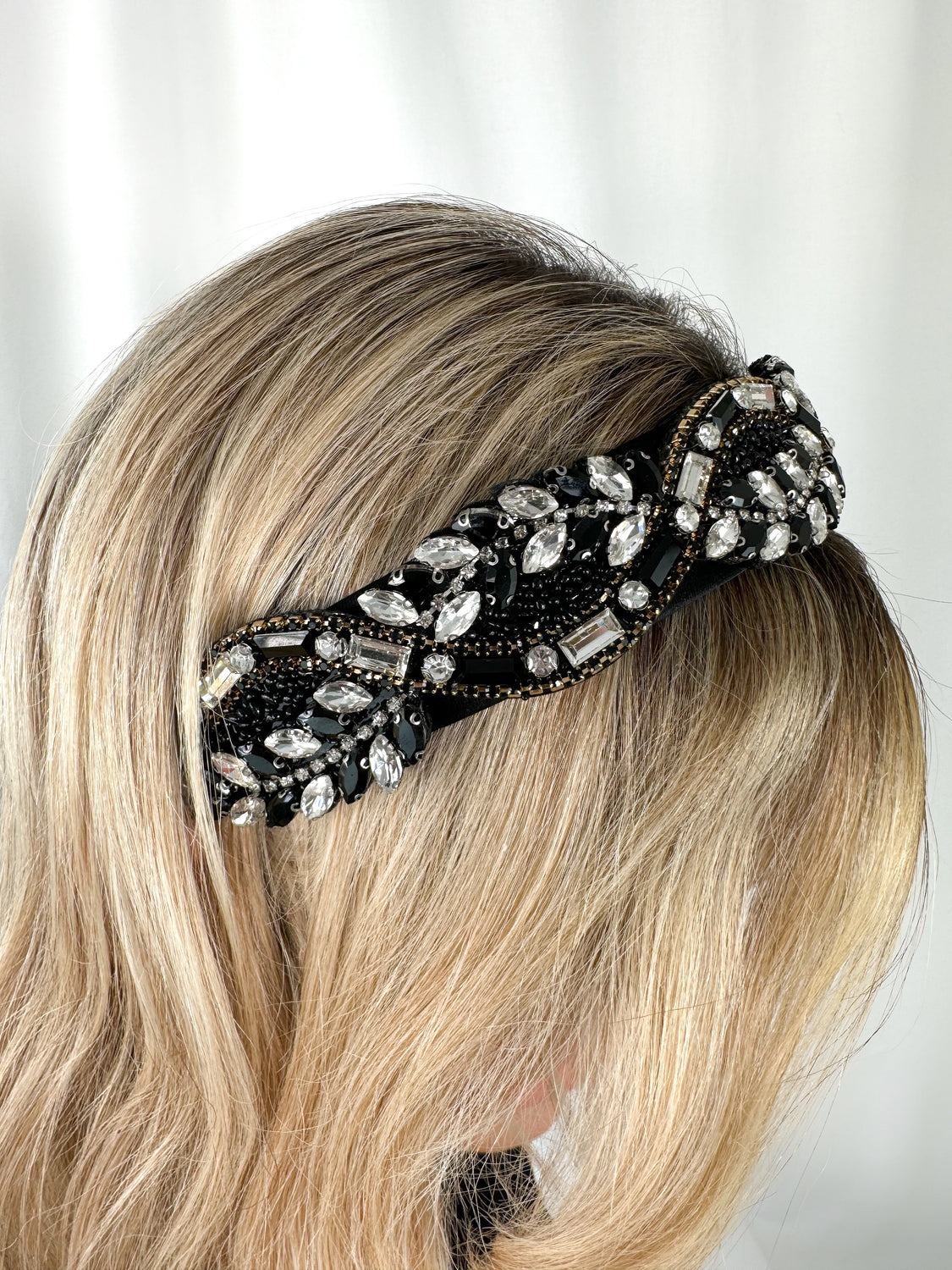 Black Headband with Stones in a Curve Design 
