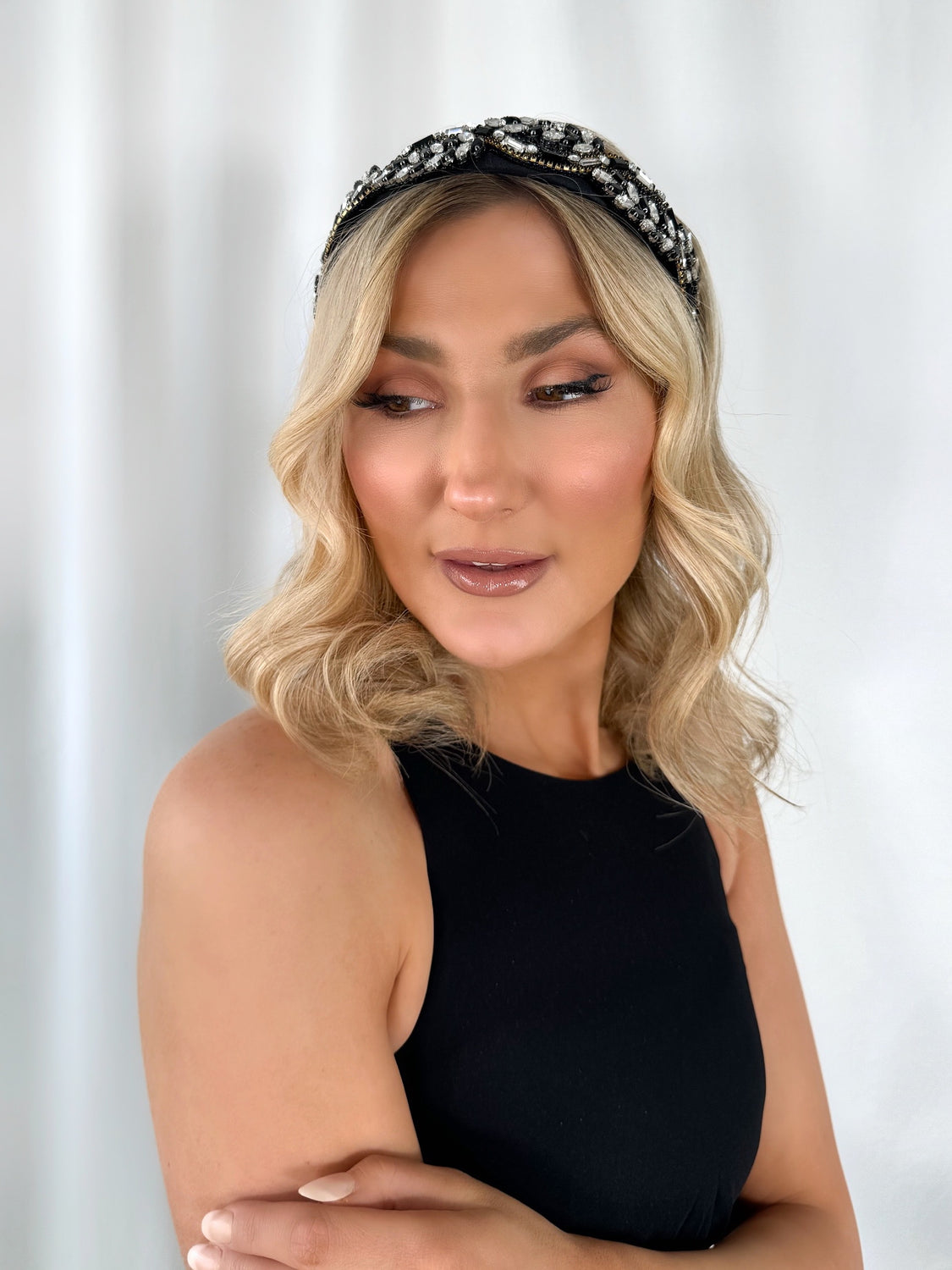 Black Headband with Stones in a Curve Design 